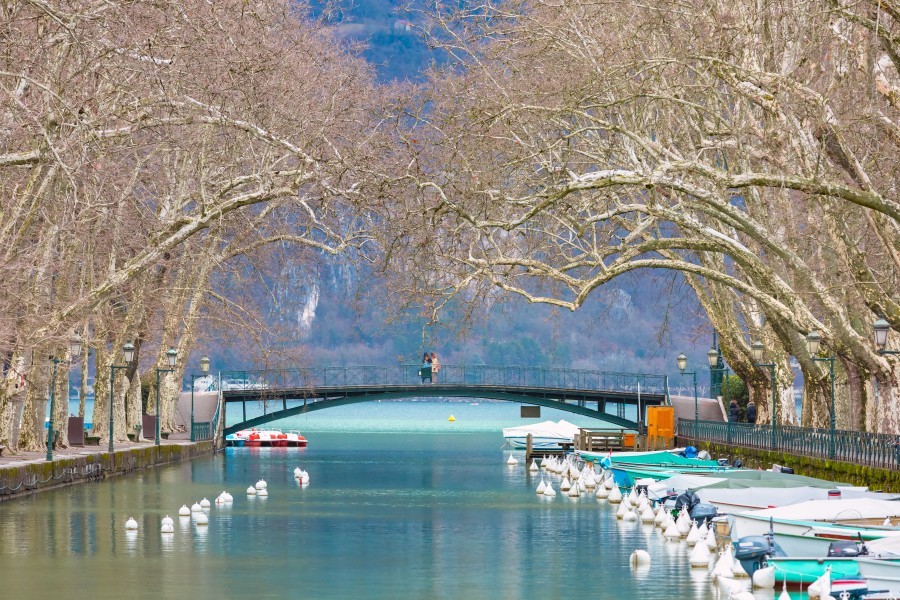 Où se trouve le pont des amoureux ?