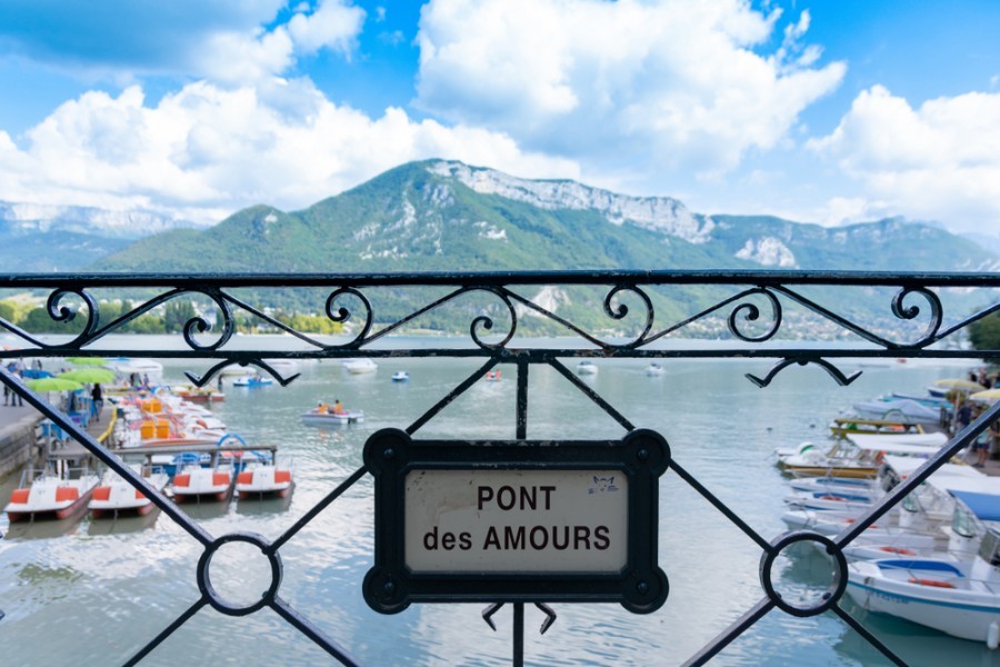 Quand a été construit le pont des amours ?